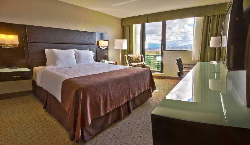 Holiday Inn Vancouver-Centre Broadway By Ihg Esterno foto
