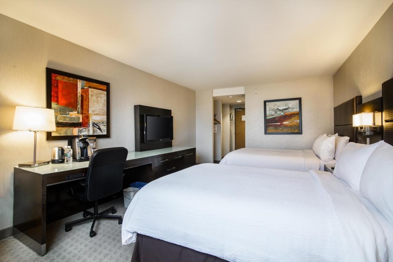 Holiday Inn Vancouver-Centre Broadway By Ihg Esterno foto