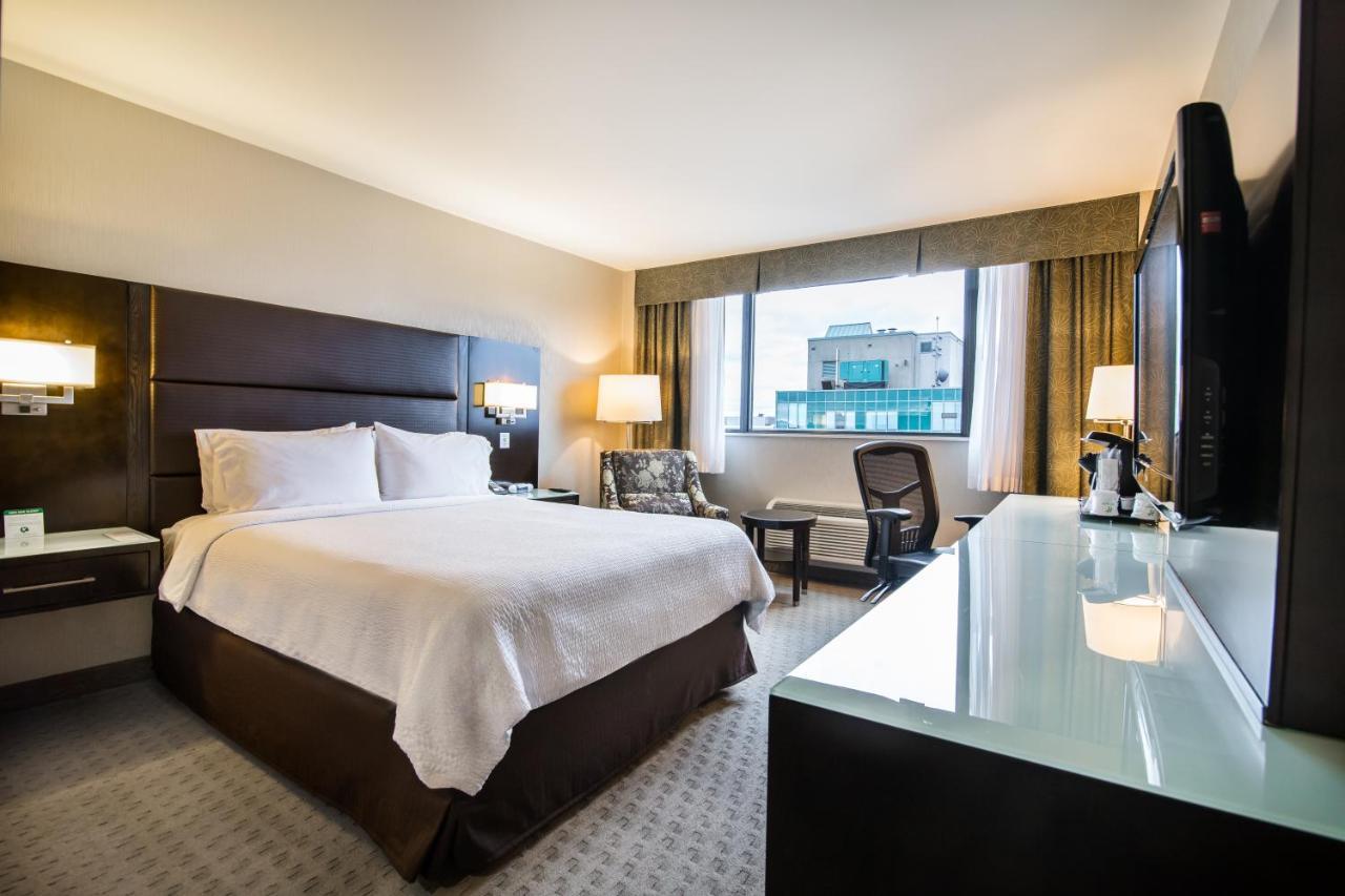 Holiday Inn Vancouver-Centre Broadway By Ihg Esterno foto