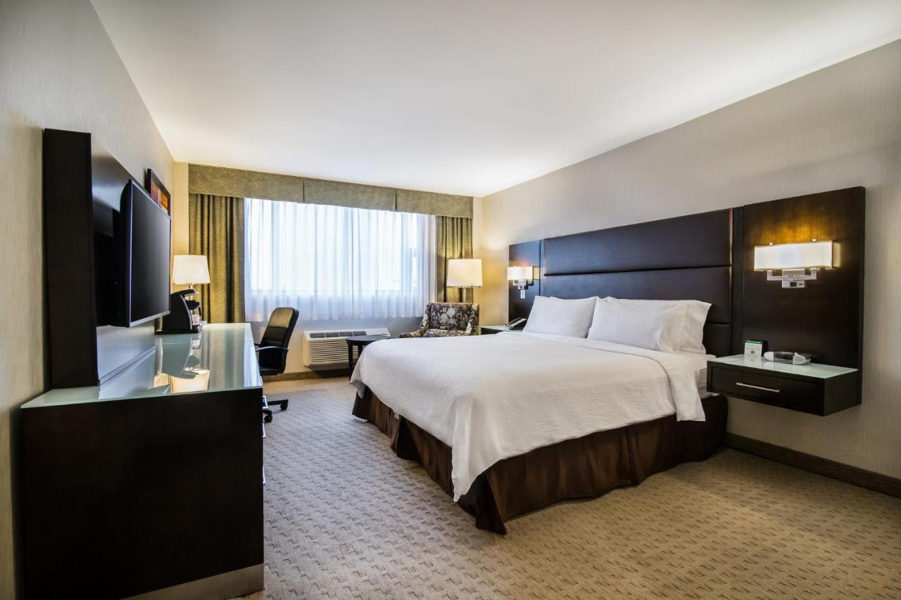 Holiday Inn Vancouver-Centre Broadway By Ihg Esterno foto