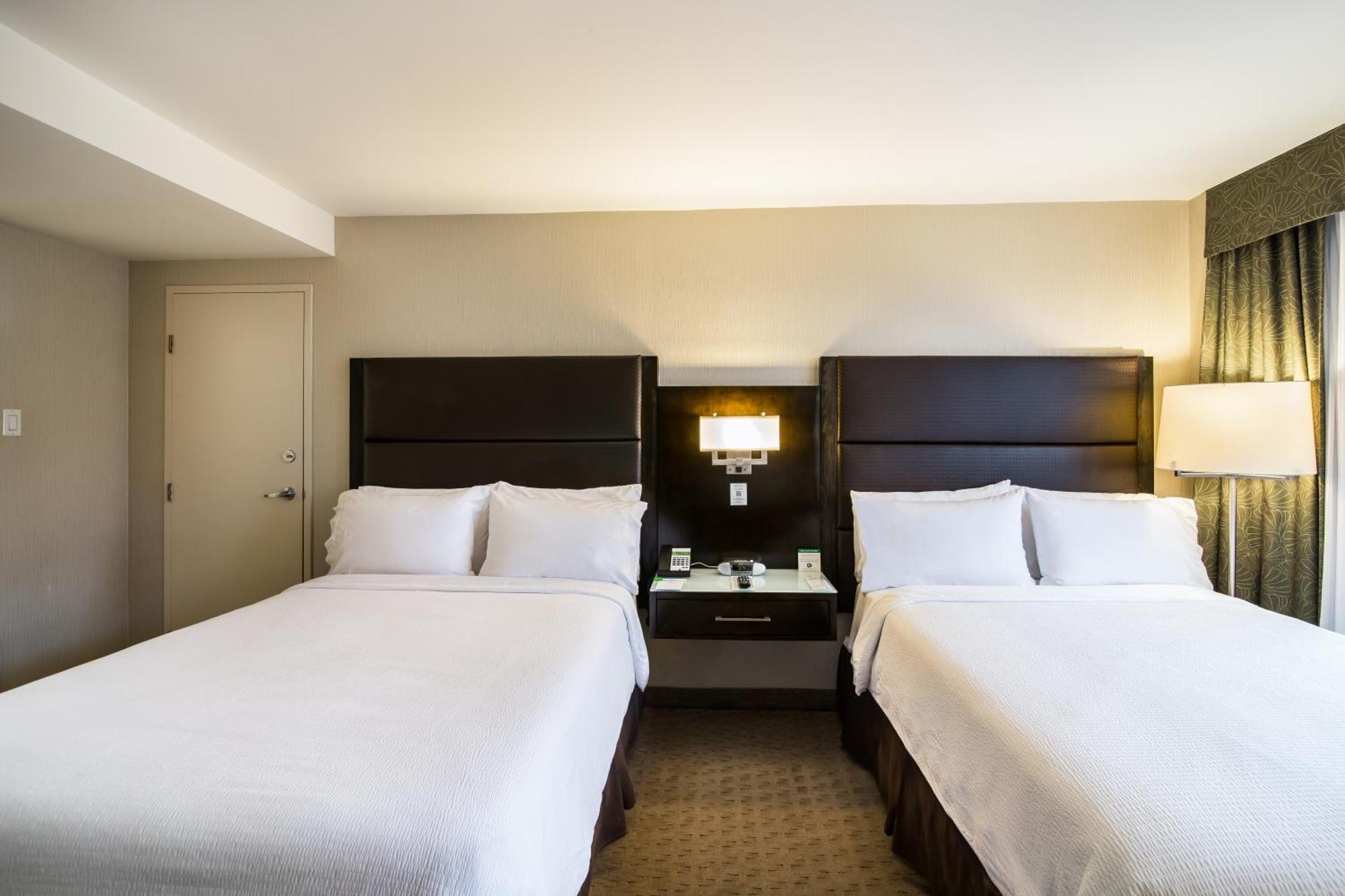 Holiday Inn Vancouver-Centre Broadway By Ihg Esterno foto