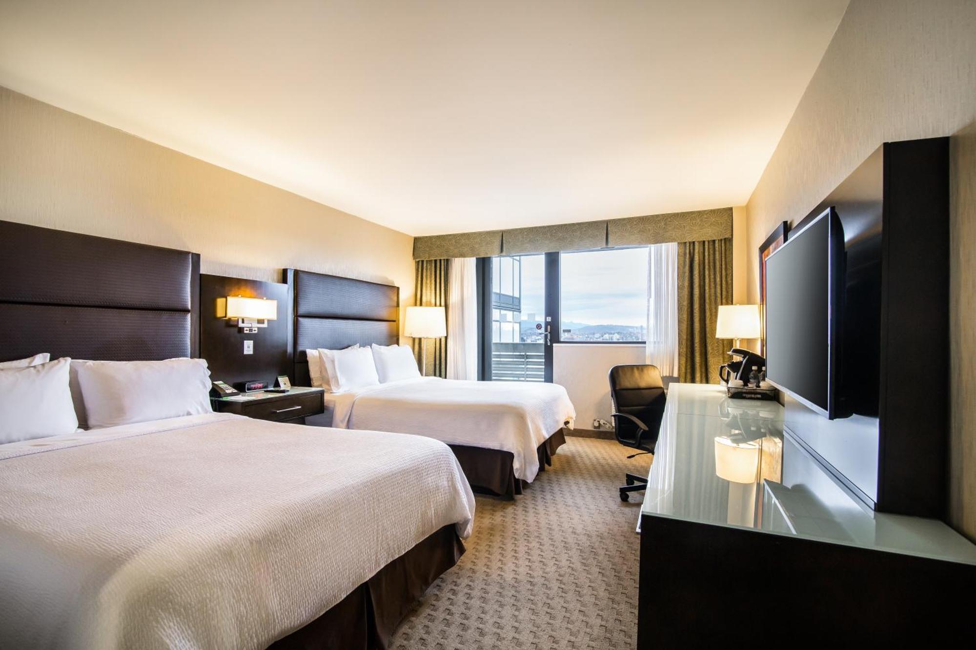 Holiday Inn Vancouver-Centre Broadway By Ihg Esterno foto