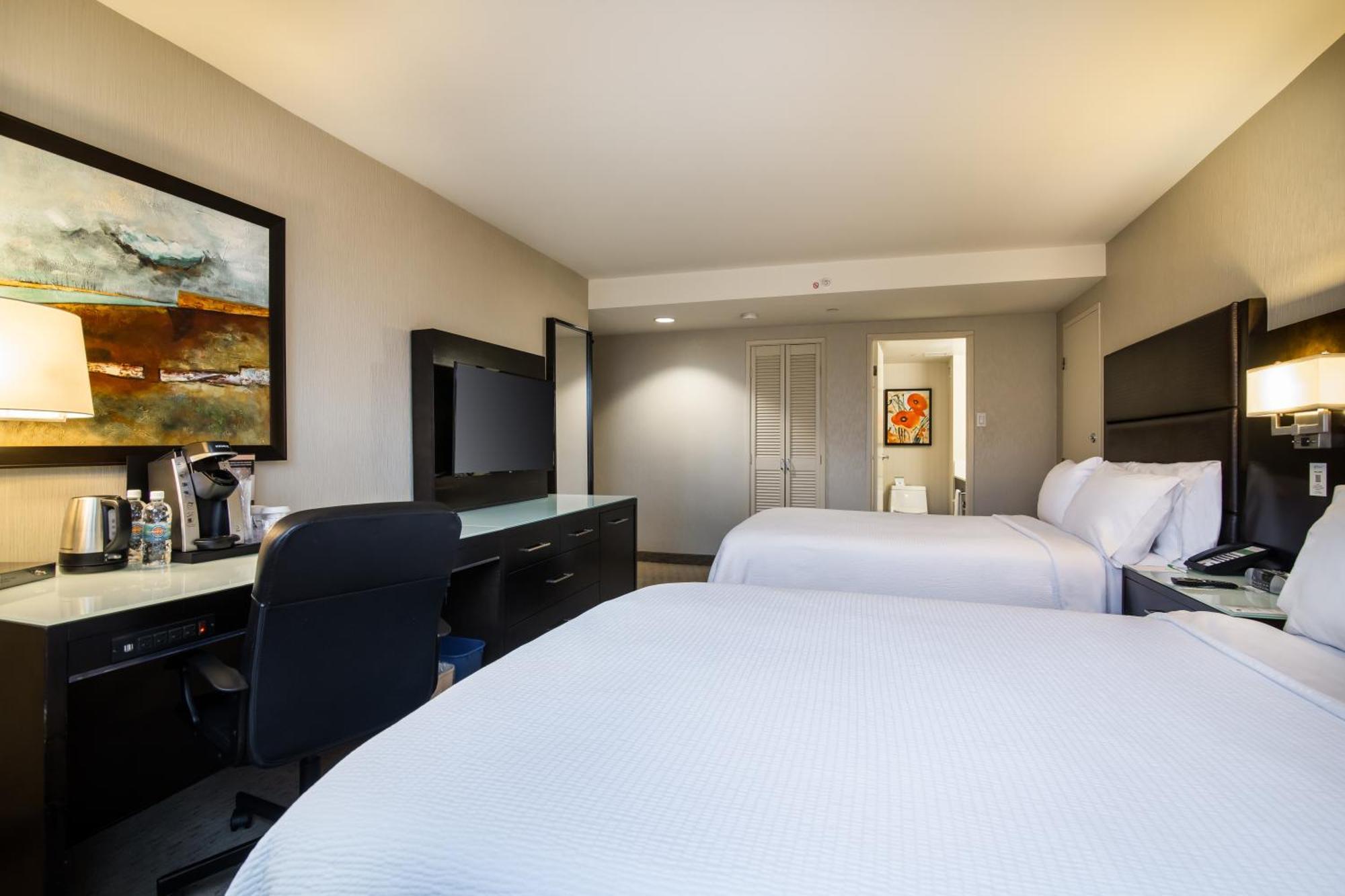 Holiday Inn Vancouver-Centre Broadway By Ihg Esterno foto