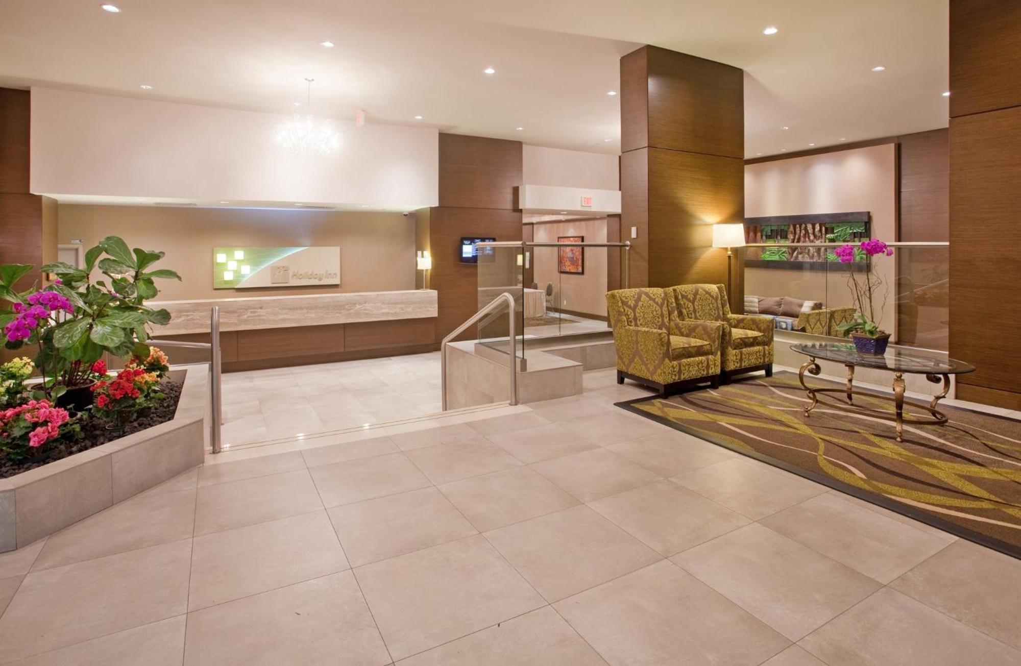 Holiday Inn Vancouver-Centre Broadway By Ihg Esterno foto