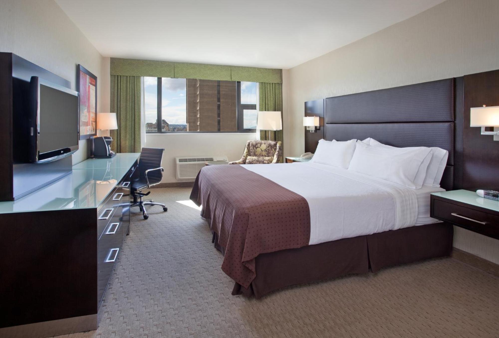 Holiday Inn Vancouver-Centre Broadway By Ihg Esterno foto