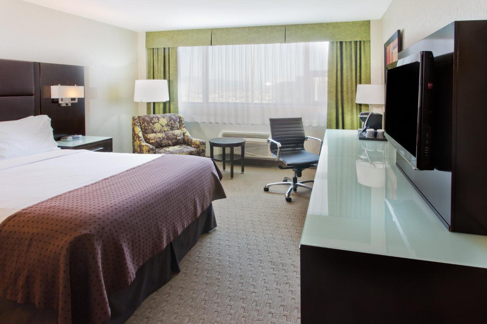 Holiday Inn Vancouver-Centre Broadway By Ihg Esterno foto
