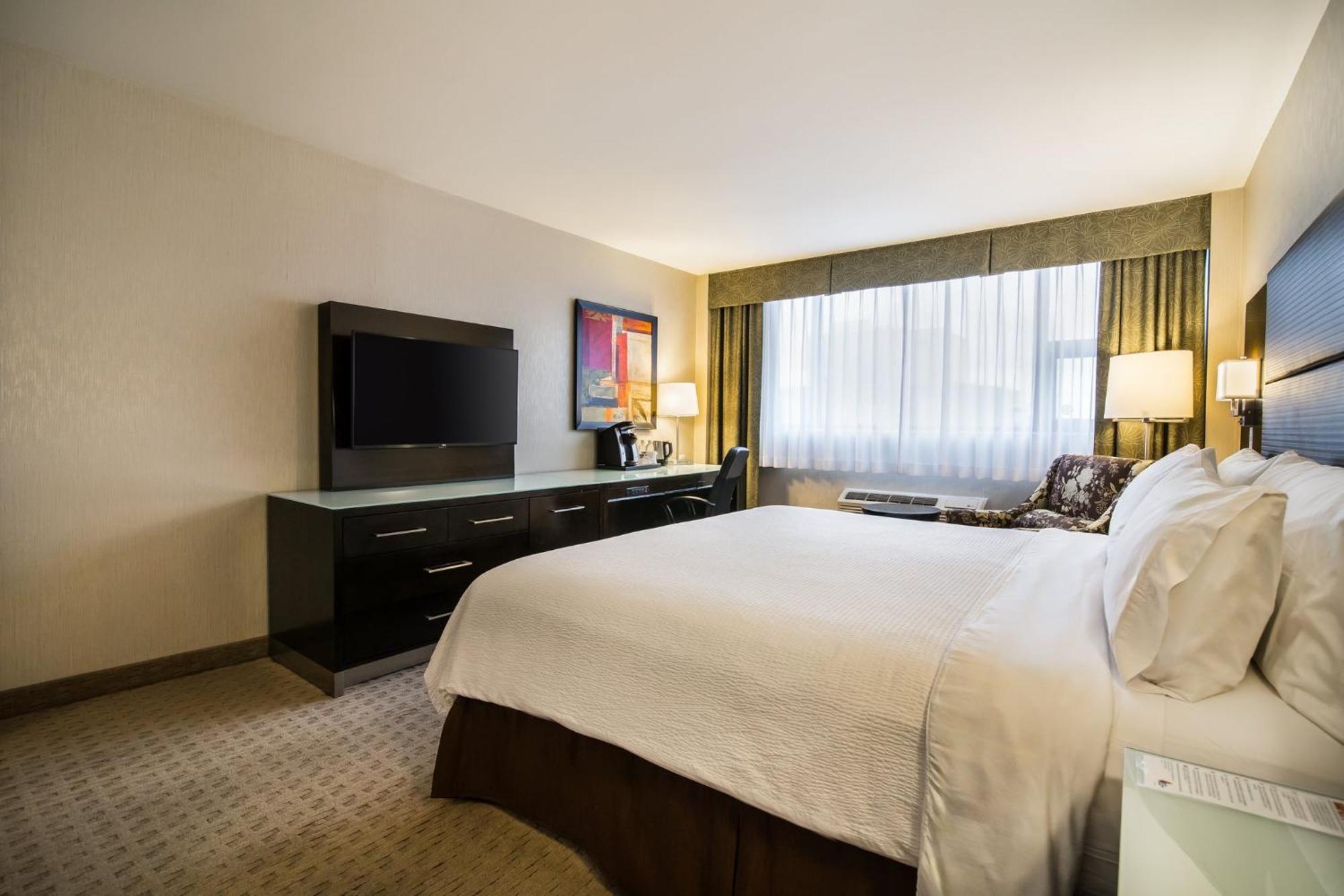 Holiday Inn Vancouver-Centre Broadway By Ihg Esterno foto